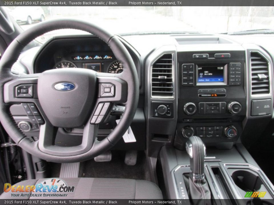 Dashboard of 2015 Ford F150 XLT SuperCrew 4x4 Photo #28