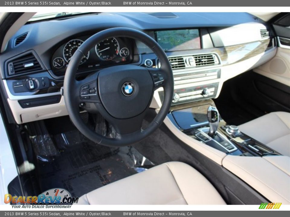 2013 BMW 5 Series 535i Sedan Alpine White / Oyster/Black Photo #9