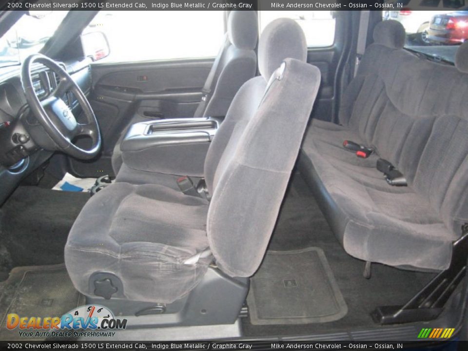 Graphite Gray Interior - 2002 Chevrolet Silverado 1500 LS Extended Cab Photo #8