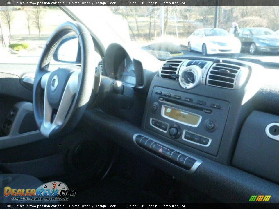 2009 Smart fortwo passion cabriolet Crystal White / Design Black Photo #8