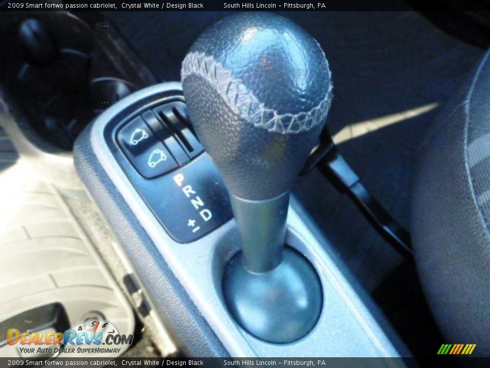 2009 Smart fortwo passion cabriolet Crystal White / Design Black Photo #19