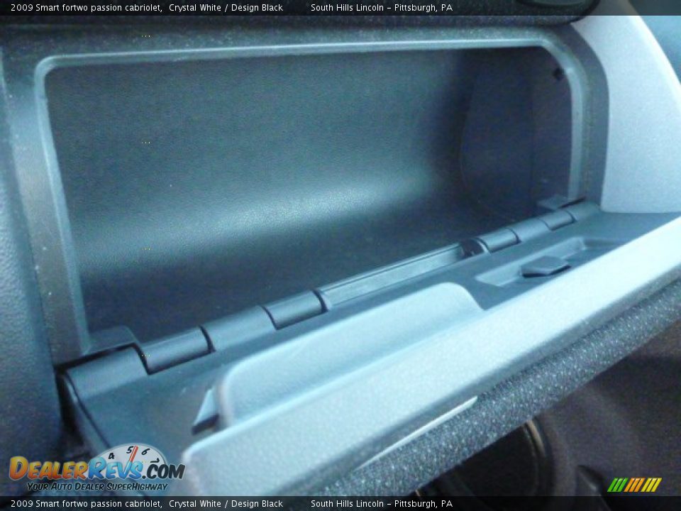 2009 Smart fortwo passion cabriolet Crystal White / Design Black Photo #21