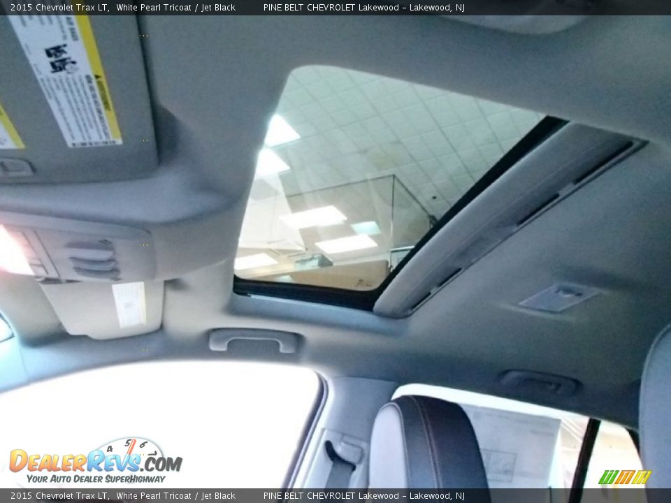 2015 Chevrolet Trax LT White Pearl Tricoat / Jet Black Photo #6
