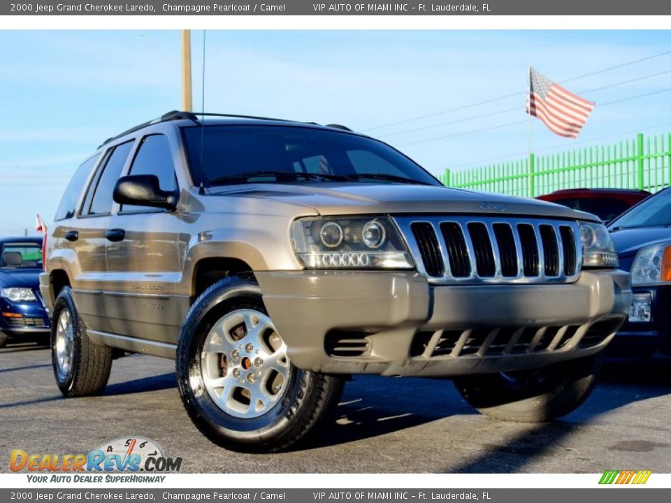 2000 Jeep Grand Cherokee Laredo Champagne Pearlcoat / Camel Photo #1