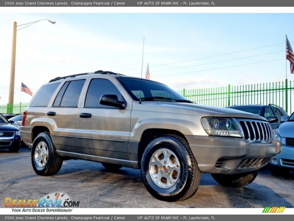 2000 Jeep Grand Cherokee Laredo Champagne Pearlcoat / Camel Photo #8
