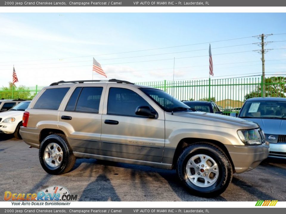 2000 Jeep Grand Cherokee Laredo Champagne Pearlcoat / Camel Photo #10