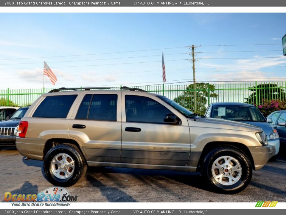 2000 Jeep Grand Cherokee Laredo Champagne Pearlcoat / Camel Photo #11