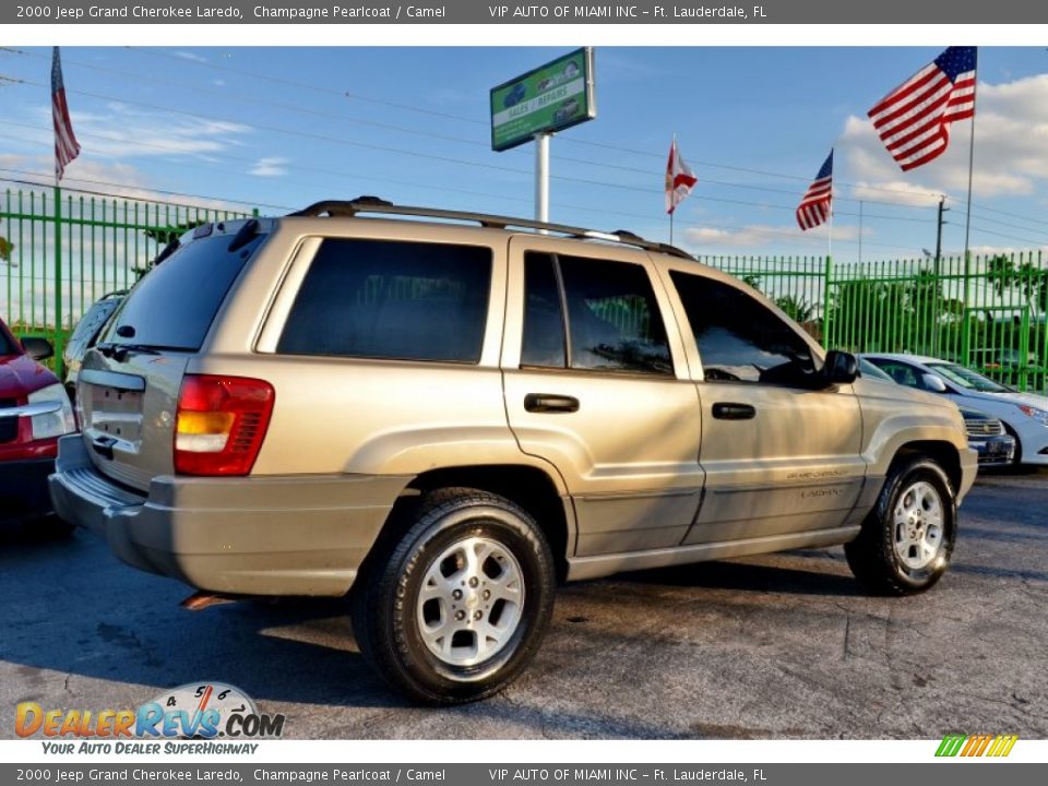 2000 Jeep Grand Cherokee Laredo Champagne Pearlcoat / Camel Photo #13