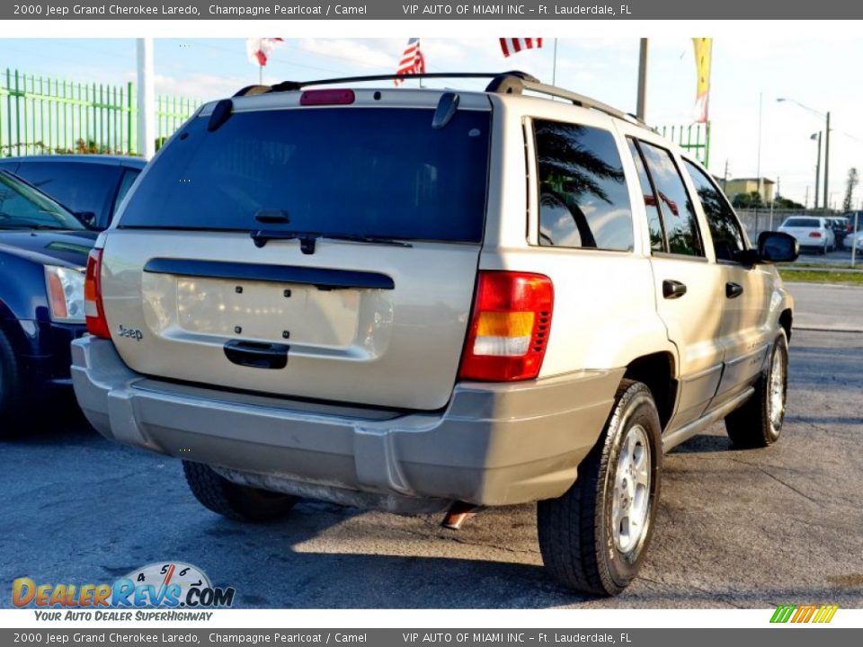 2000 Jeep Grand Cherokee Laredo Champagne Pearlcoat / Camel Photo #15