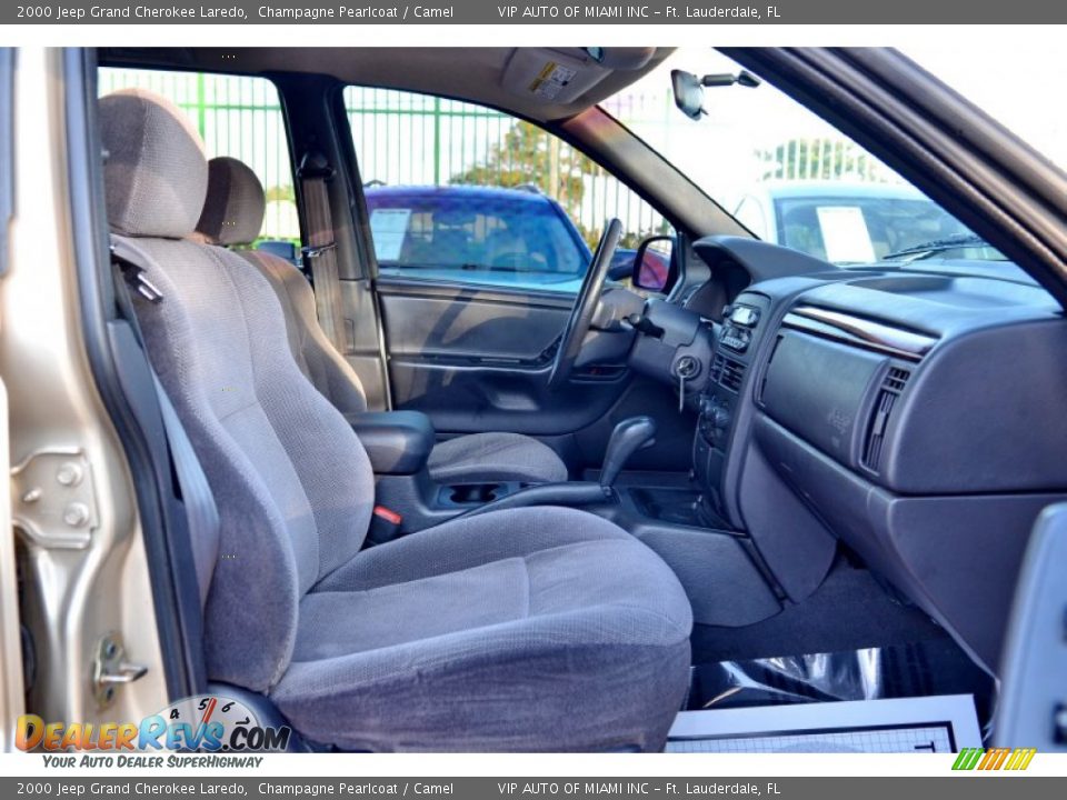 2000 Jeep Grand Cherokee Laredo Champagne Pearlcoat / Camel Photo #16