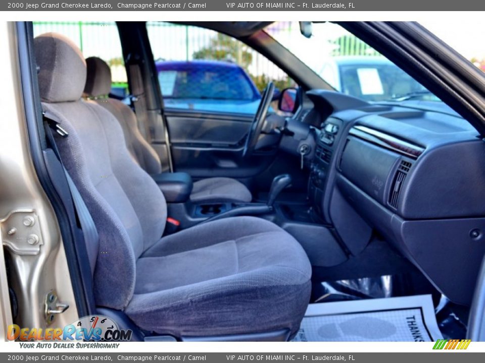 2000 Jeep Grand Cherokee Laredo Champagne Pearlcoat / Camel Photo #17