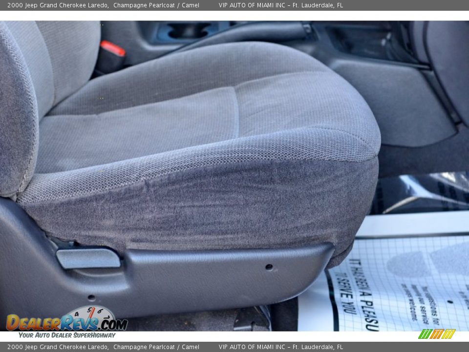 2000 Jeep Grand Cherokee Laredo Champagne Pearlcoat / Camel Photo #18