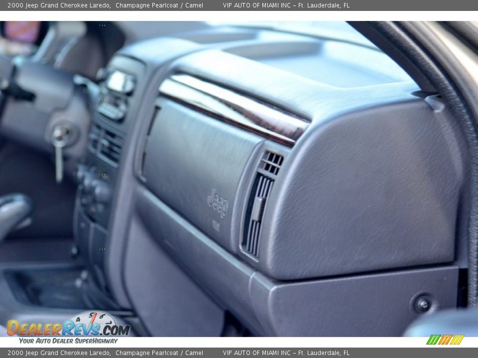 2000 Jeep Grand Cherokee Laredo Champagne Pearlcoat / Camel Photo #19