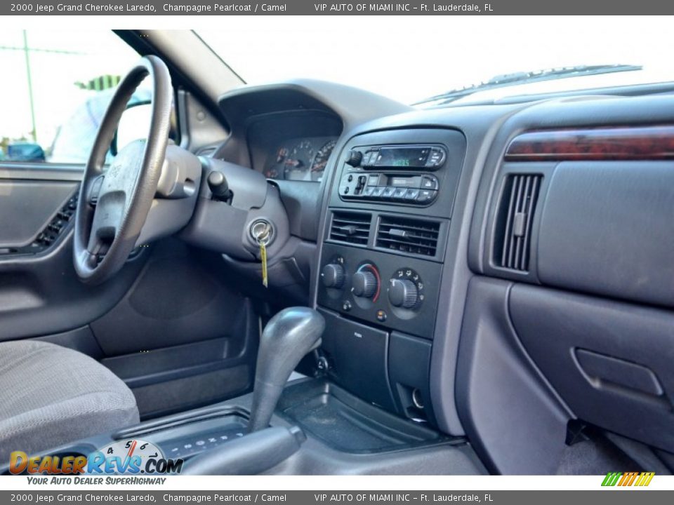 2000 Jeep Grand Cherokee Laredo Champagne Pearlcoat / Camel Photo #23