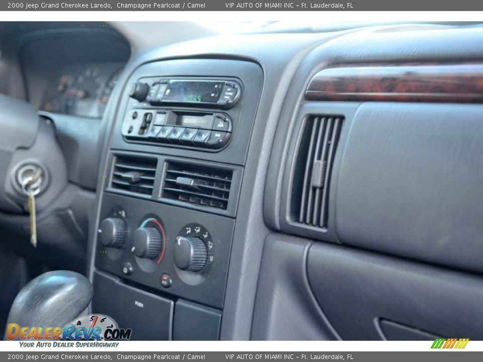 2000 Jeep Grand Cherokee Laredo Champagne Pearlcoat / Camel Photo #24