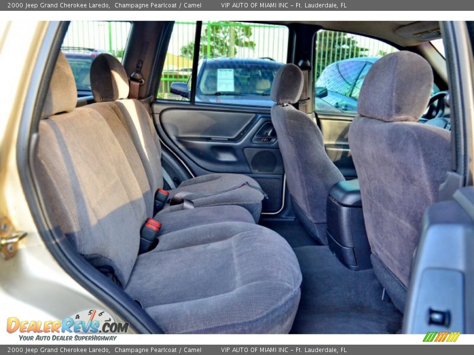 2000 Jeep Grand Cherokee Laredo Champagne Pearlcoat / Camel Photo #30