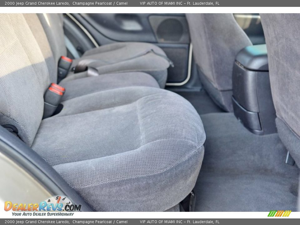 2000 Jeep Grand Cherokee Laredo Champagne Pearlcoat / Camel Photo #31