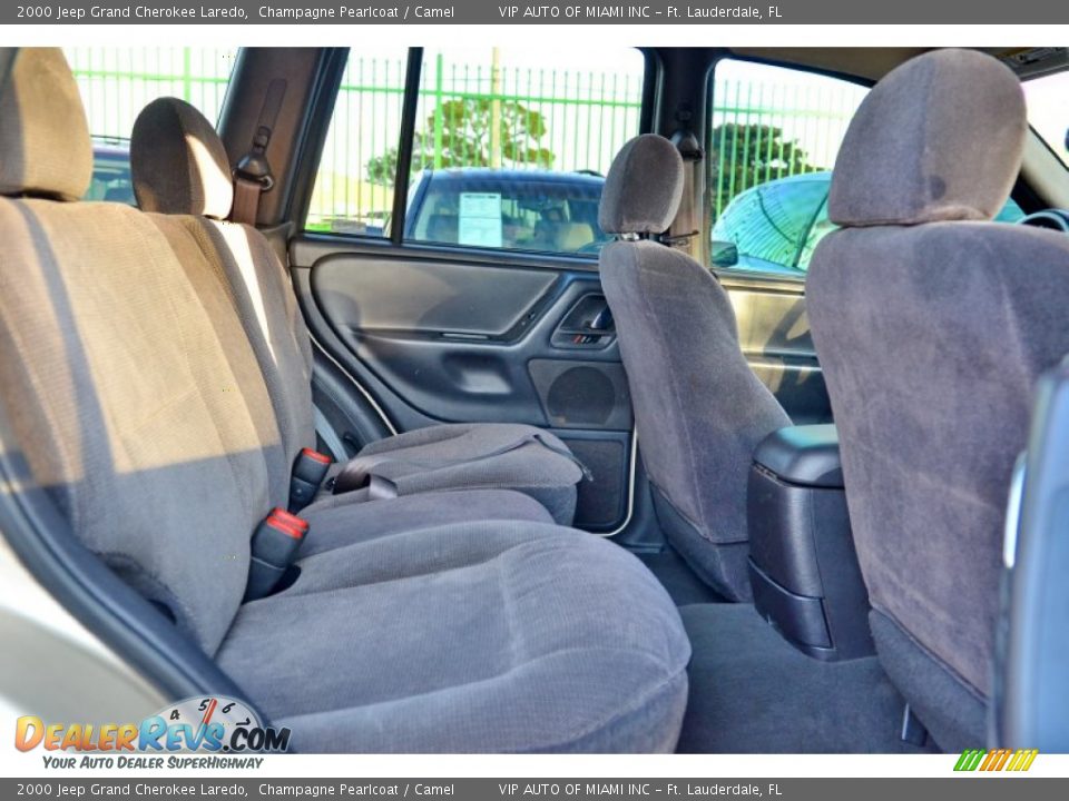2000 Jeep Grand Cherokee Laredo Champagne Pearlcoat / Camel Photo #35
