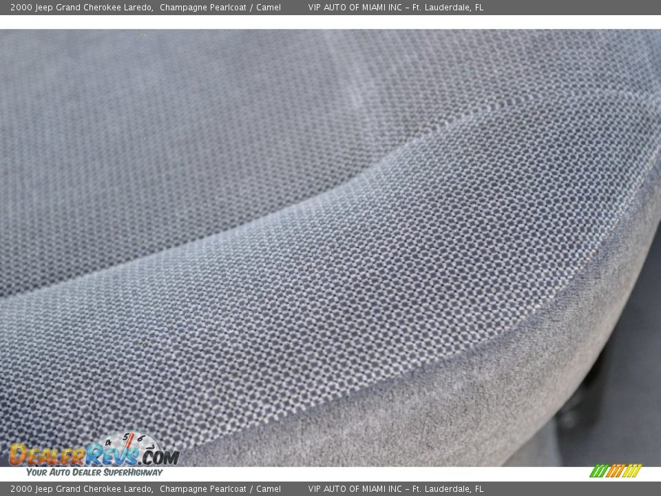 2000 Jeep Grand Cherokee Laredo Champagne Pearlcoat / Camel Photo #36