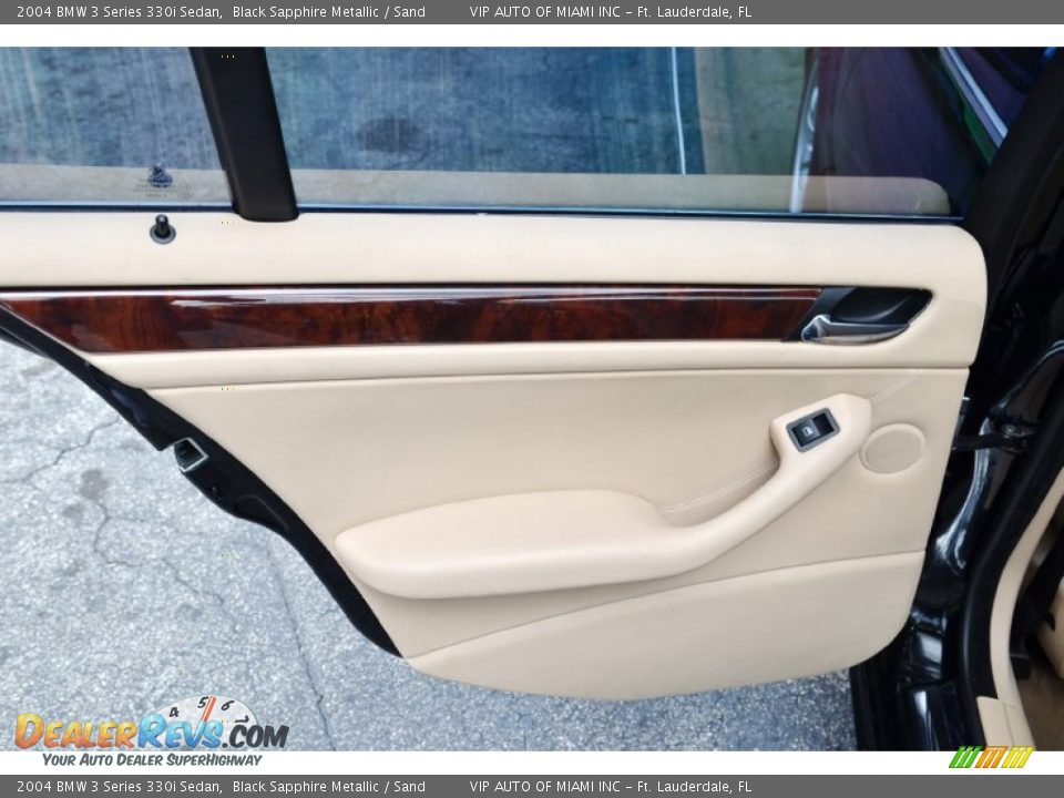 2004 BMW 3 Series 330i Sedan Black Sapphire Metallic / Sand Photo #16