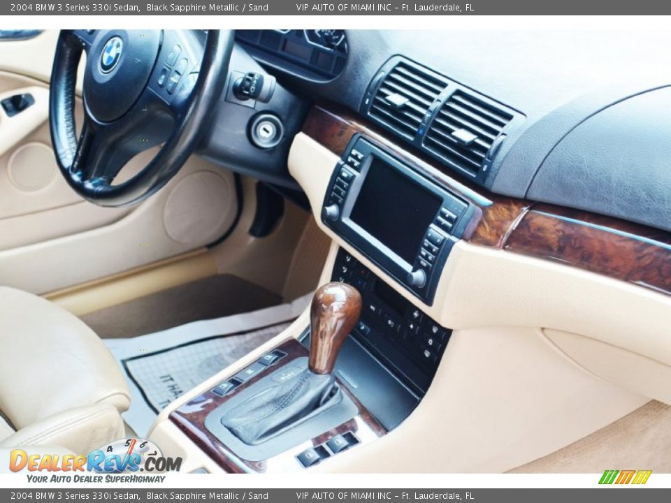 2004 BMW 3 Series 330i Sedan Black Sapphire Metallic / Sand Photo #30