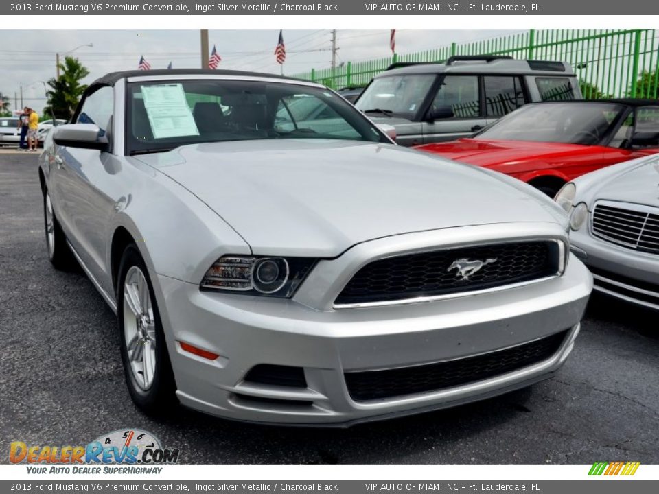 2013 Ford Mustang V6 Premium Convertible Ingot Silver Metallic / Charcoal Black Photo #4