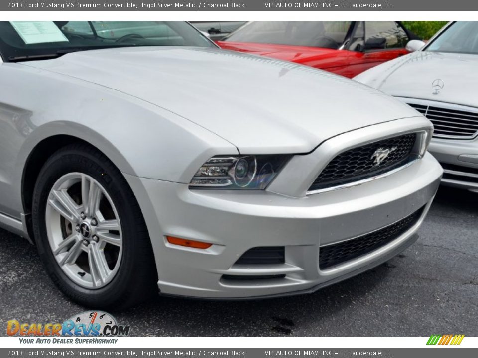2013 Ford Mustang V6 Premium Convertible Ingot Silver Metallic / Charcoal Black Photo #6