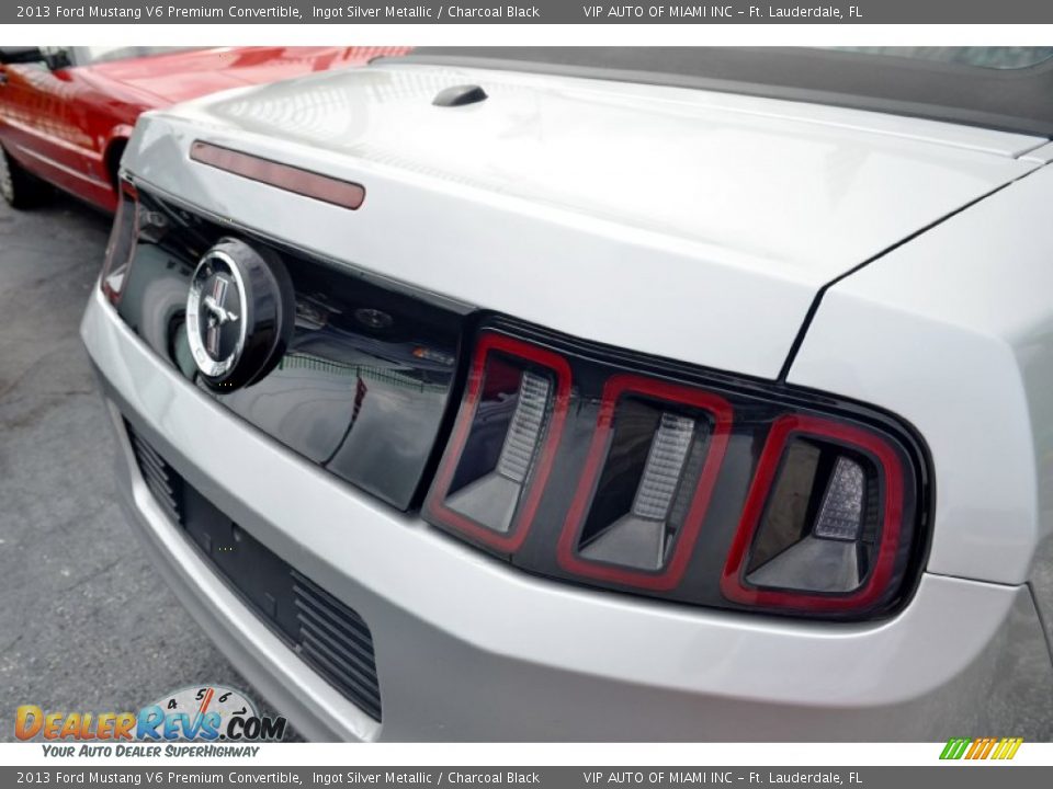 2013 Ford Mustang V6 Premium Convertible Ingot Silver Metallic / Charcoal Black Photo #15