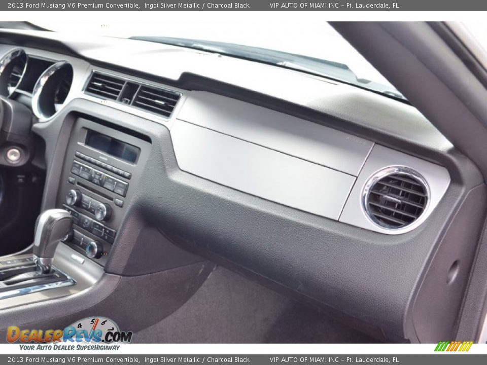 2013 Ford Mustang V6 Premium Convertible Ingot Silver Metallic / Charcoal Black Photo #21