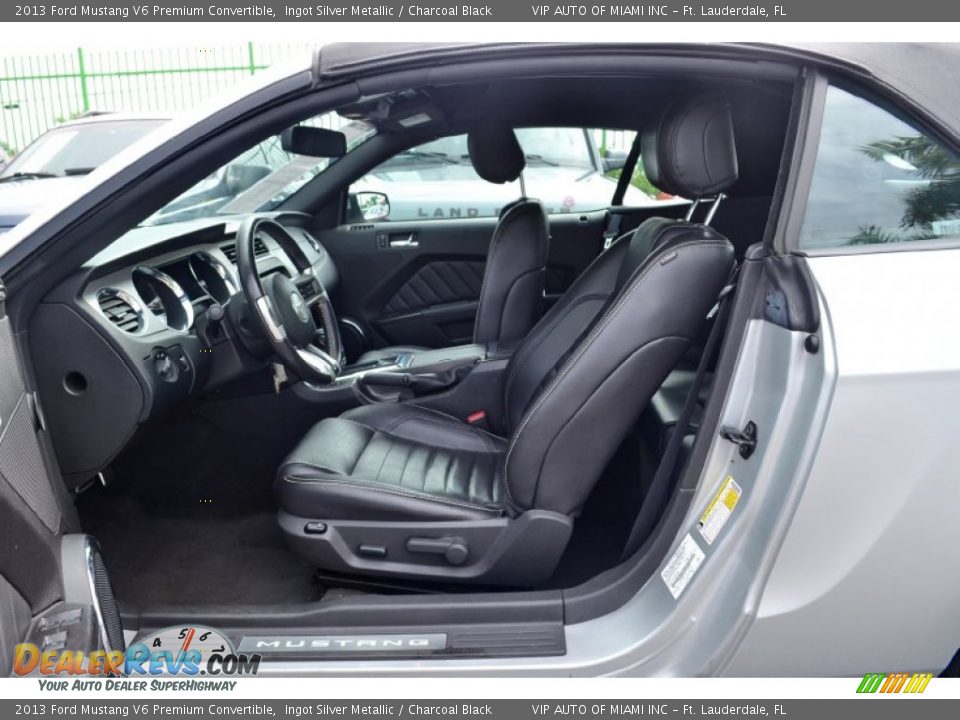 2013 Ford Mustang V6 Premium Convertible Ingot Silver Metallic / Charcoal Black Photo #35