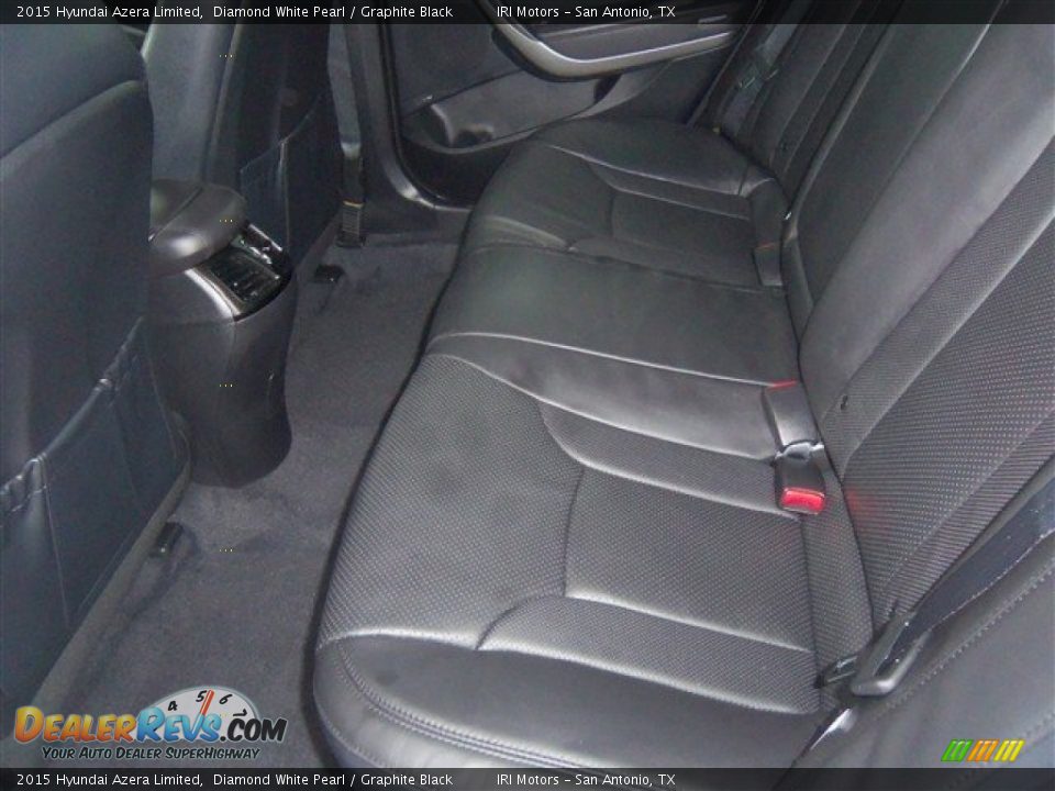 Rear Seat of 2015 Hyundai Azera Limited Photo #9