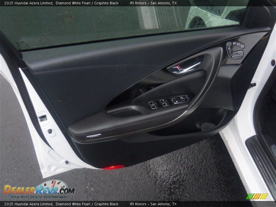 Door Panel of 2015 Hyundai Azera Limited Photo #10
