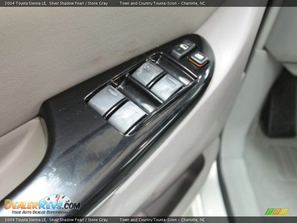 2004 Toyota Sienna LE Silver Shadow Pearl / Stone Gray Photo #18