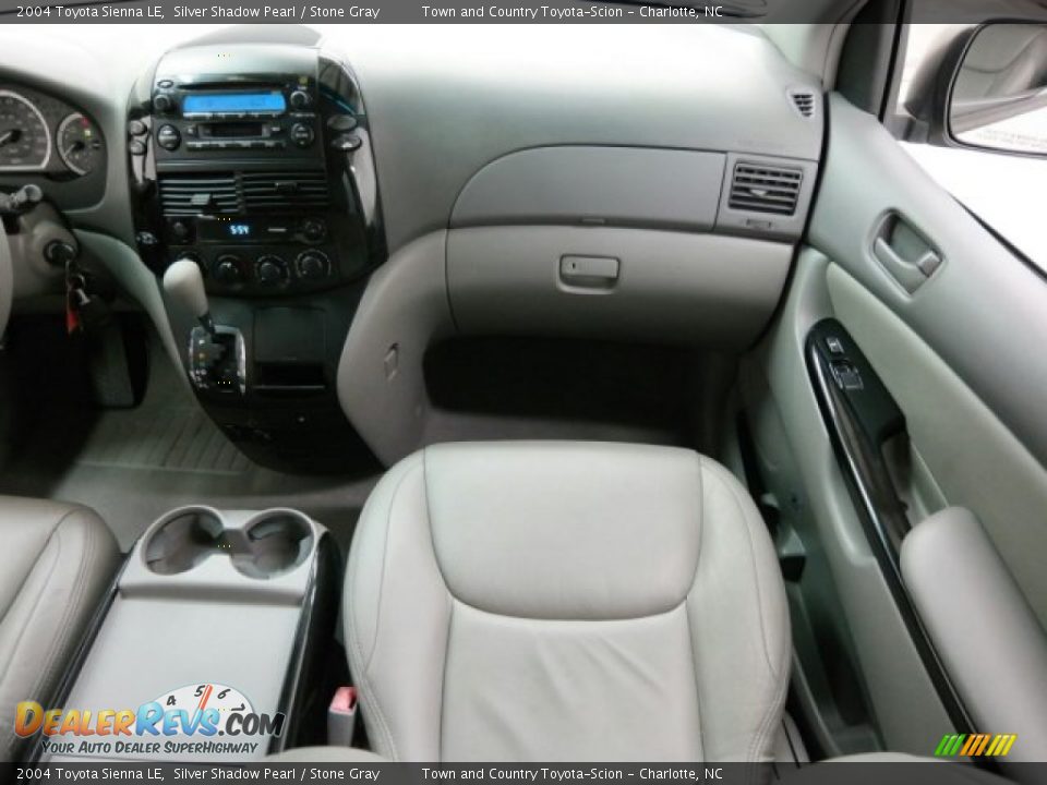 2004 Toyota Sienna LE Silver Shadow Pearl / Stone Gray Photo #26
