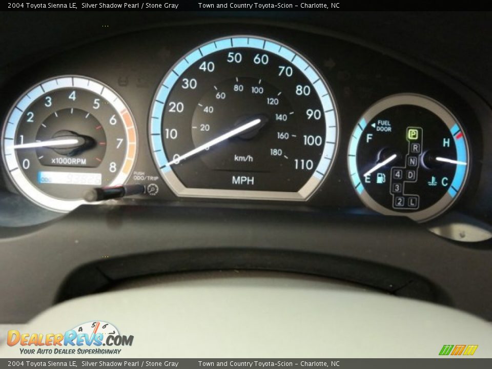 2004 Toyota Sienna LE Silver Shadow Pearl / Stone Gray Photo #32