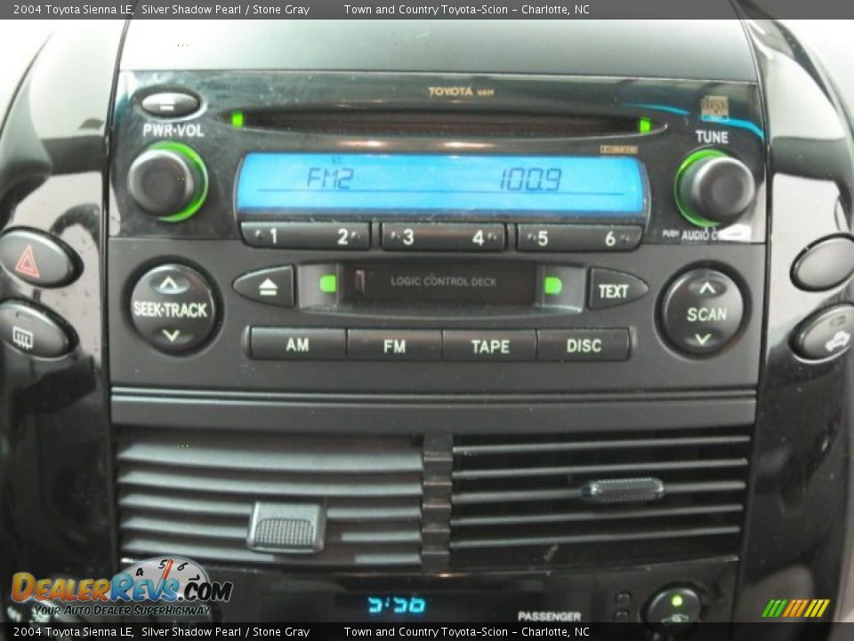 2004 Toyota Sienna LE Silver Shadow Pearl / Stone Gray Photo #34