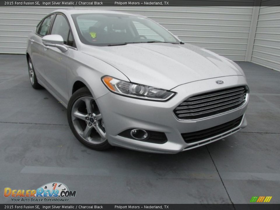 Front 3/4 View of 2015 Ford Fusion SE Photo #1