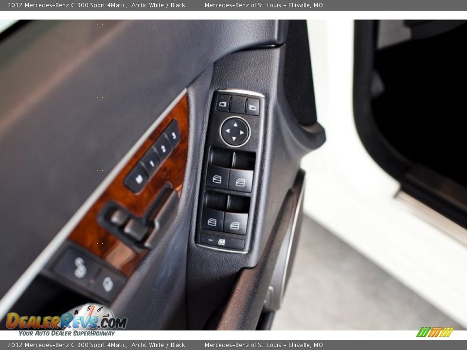 2012 Mercedes-Benz C 300 Sport 4Matic Arctic White / Black Photo #17