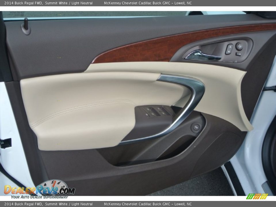 2014 Buick Regal FWD Summit White / Light Neutral Photo #9