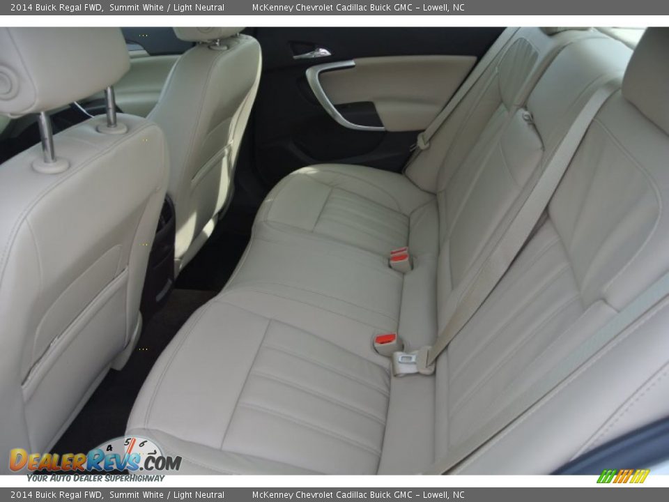 2014 Buick Regal FWD Summit White / Light Neutral Photo #16