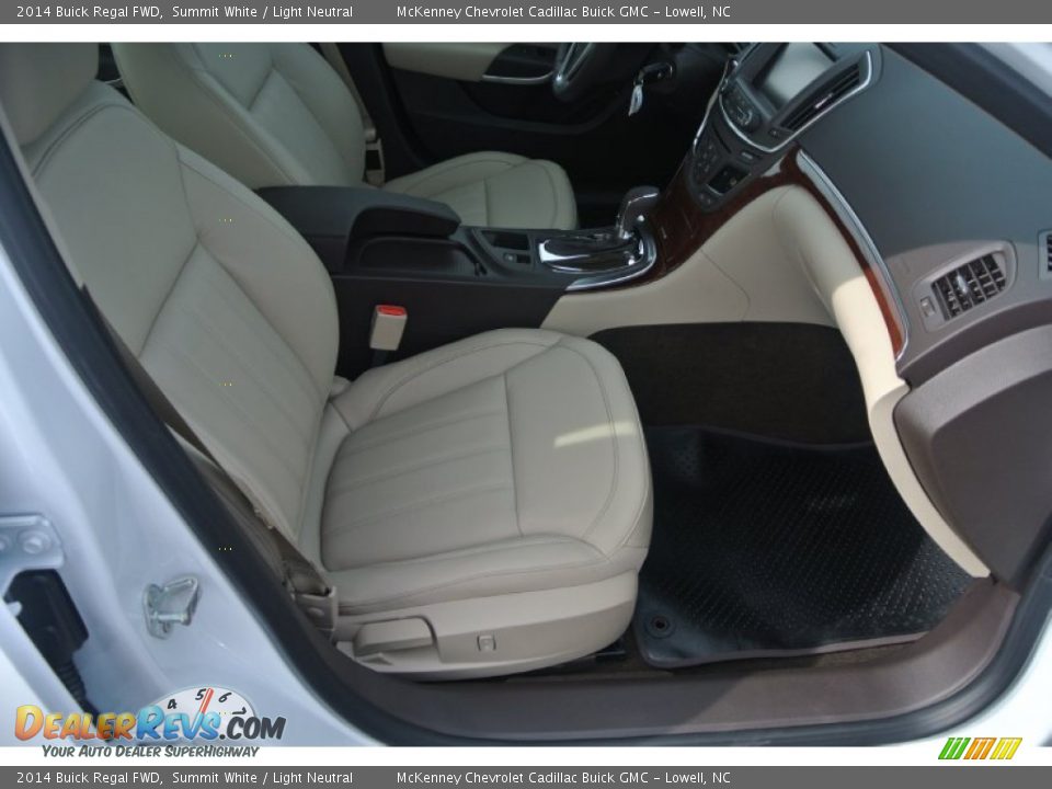 2014 Buick Regal FWD Summit White / Light Neutral Photo #18
