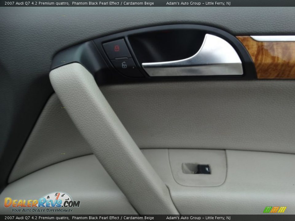 2007 Audi Q7 4.2 Premium quattro Phantom Black Pearl Effect / Cardamom Beige Photo #12