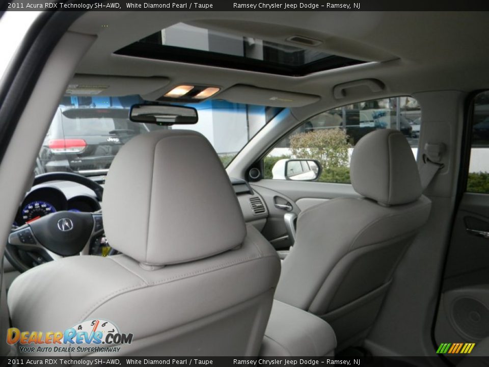 2011 Acura RDX Technology SH-AWD White Diamond Pearl / Taupe Photo #12