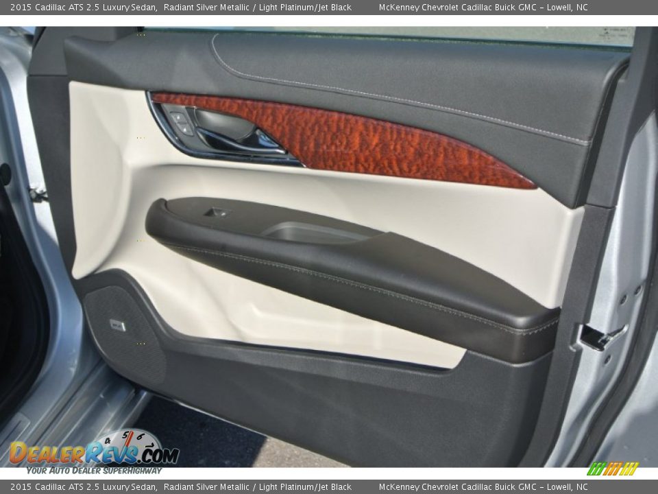 2015 Cadillac ATS 2.5 Luxury Sedan Radiant Silver Metallic / Light Platinum/Jet Black Photo #19