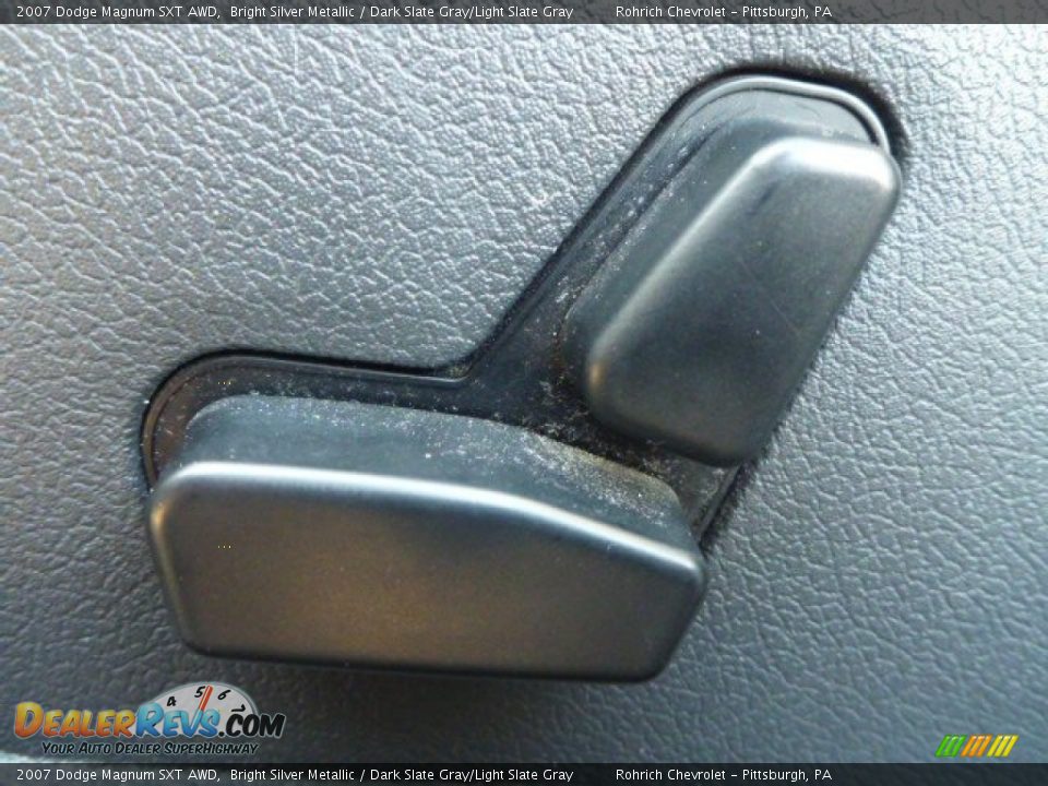 Controls of 2007 Dodge Magnum SXT AWD Photo #2