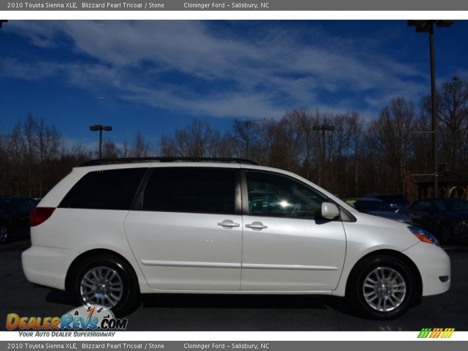 2010 Toyota Sienna XLE Blizzard Pearl Tricoat / Stone Photo #2