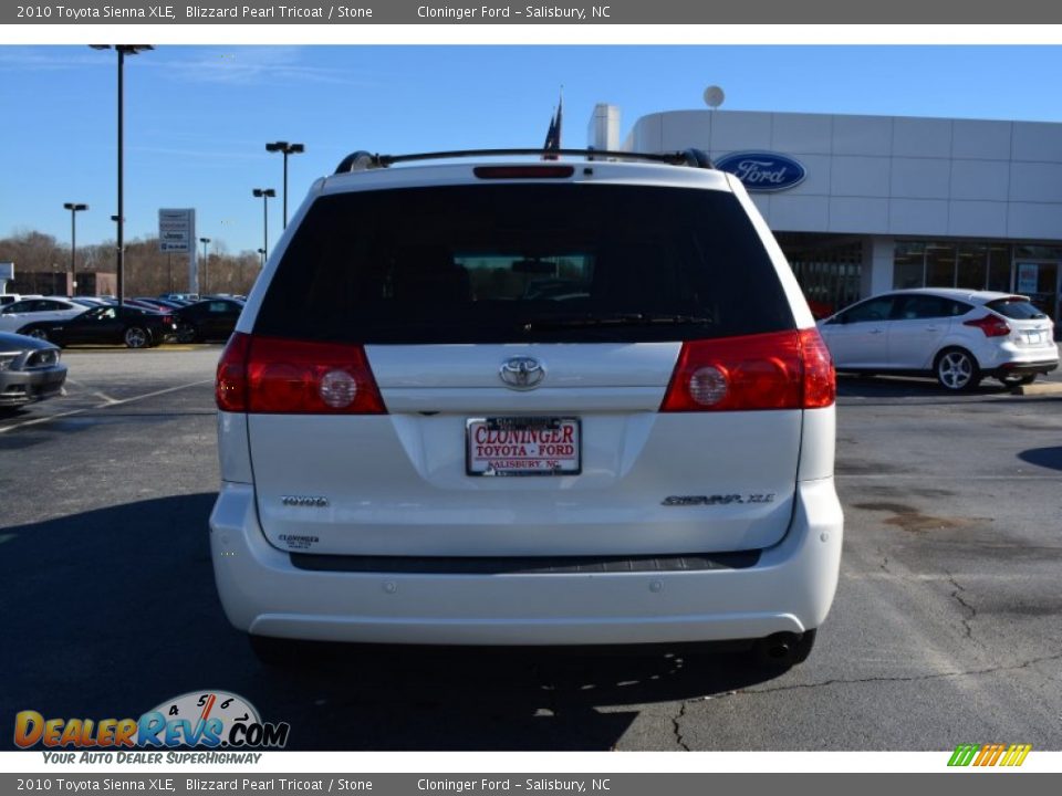 2010 Toyota Sienna XLE Blizzard Pearl Tricoat / Stone Photo #4