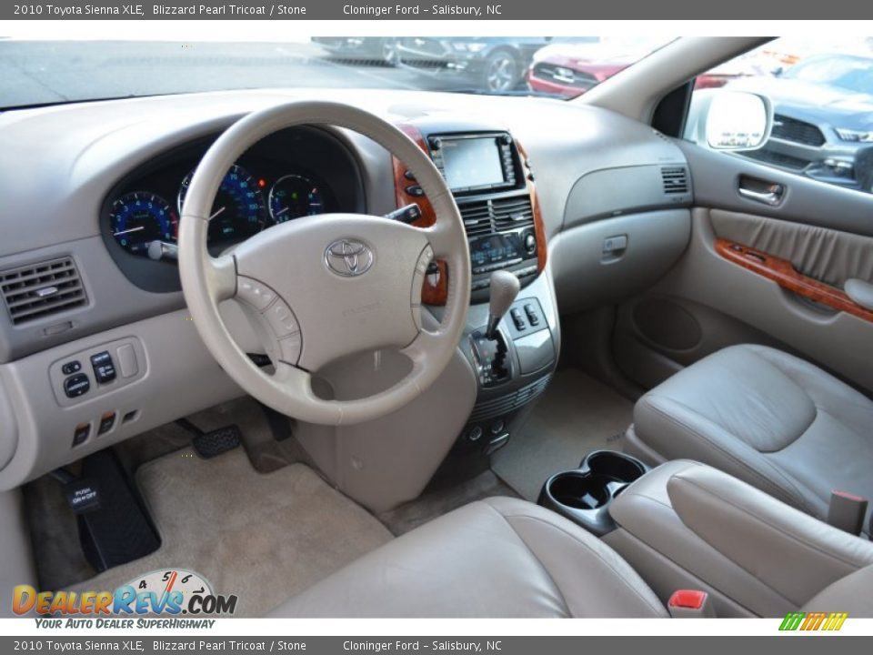 2010 Toyota Sienna XLE Blizzard Pearl Tricoat / Stone Photo #10