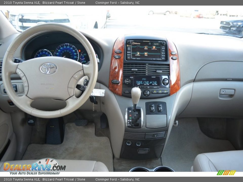 2010 Toyota Sienna XLE Blizzard Pearl Tricoat / Stone Photo #11