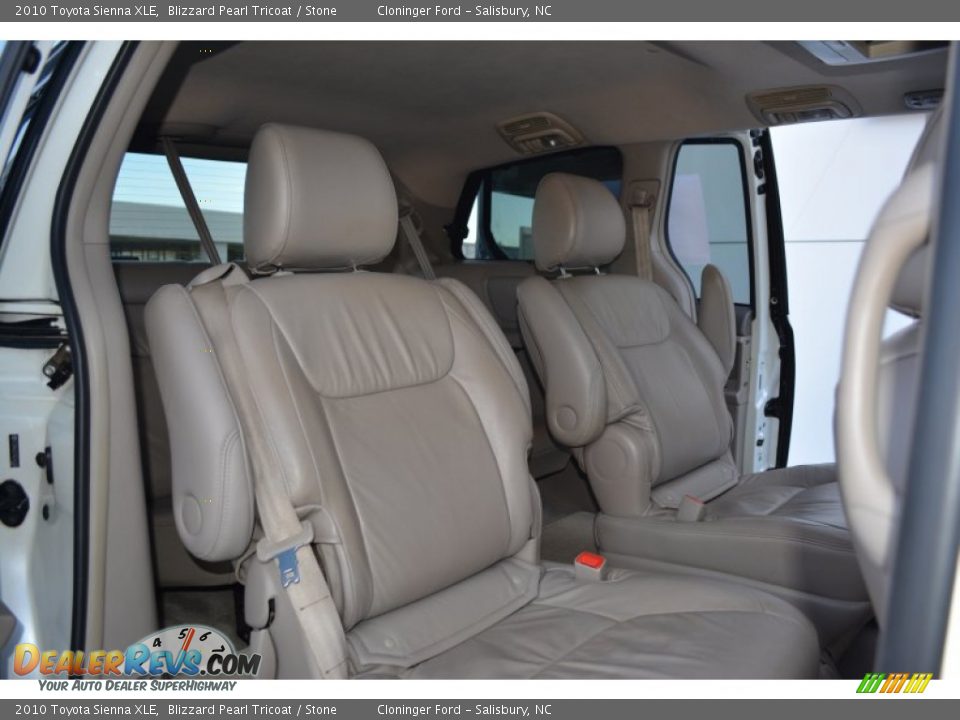 2010 Toyota Sienna XLE Blizzard Pearl Tricoat / Stone Photo #15